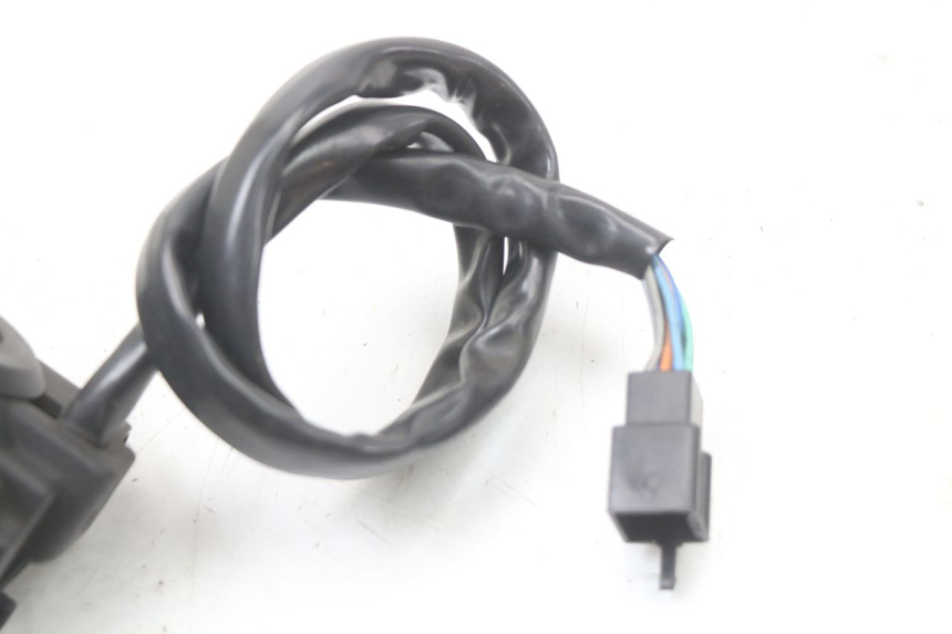 photo de Left switchgear KYMCO K-PW K-PIPE 50 (2012 - 2017) - Gros plan technique