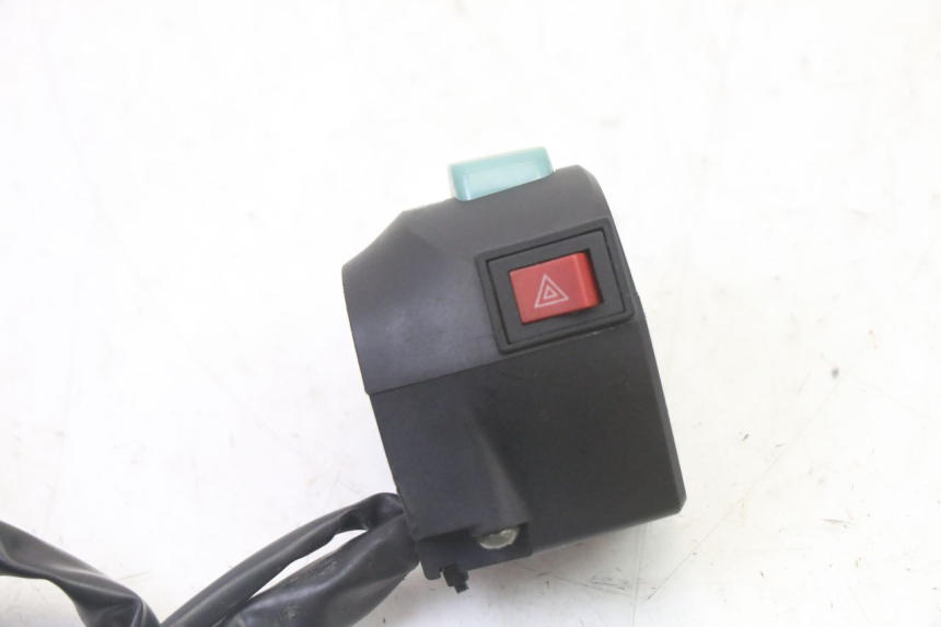 photo de COMMODO GAUCHE KIDEN KD125-G 125 (2018 - 2022) - Gros plan technique