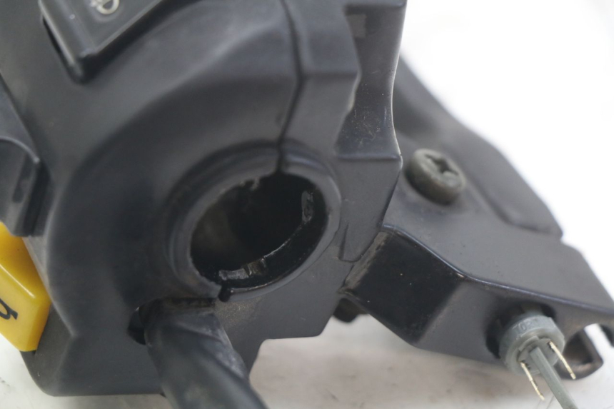 photo de COMMODO GAUCHE PEUGEOT KISBEE 2T 50 (2010 - 2017) - Autre angle de vue