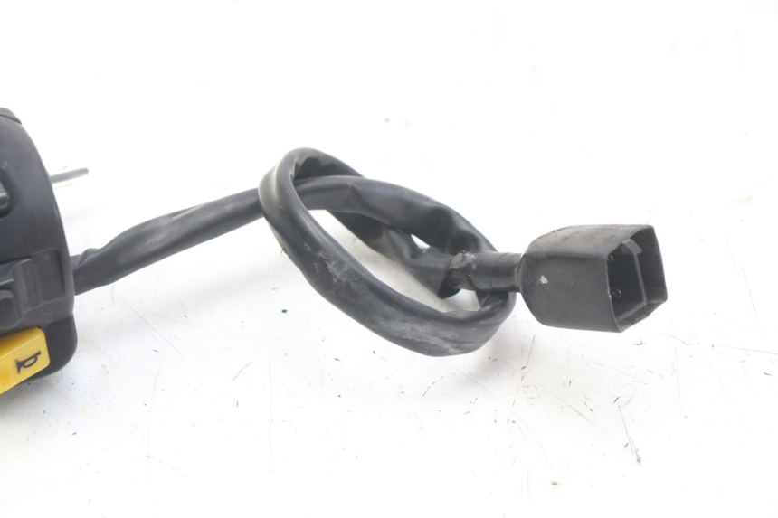 photo de COMMODO GAUCHE PEUGEOT KISBEE 2T 50 (2010 - 2017) - Vue d’ensemble