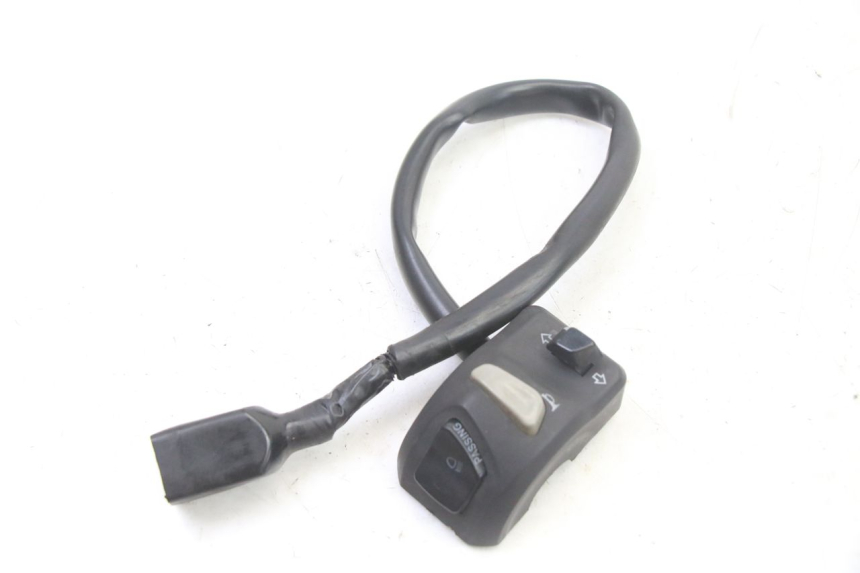 photo de COMMODO GAUCHE PEUGEOT KISBEE 2T 50 (2018 - 2022) - Zoom état d’usage