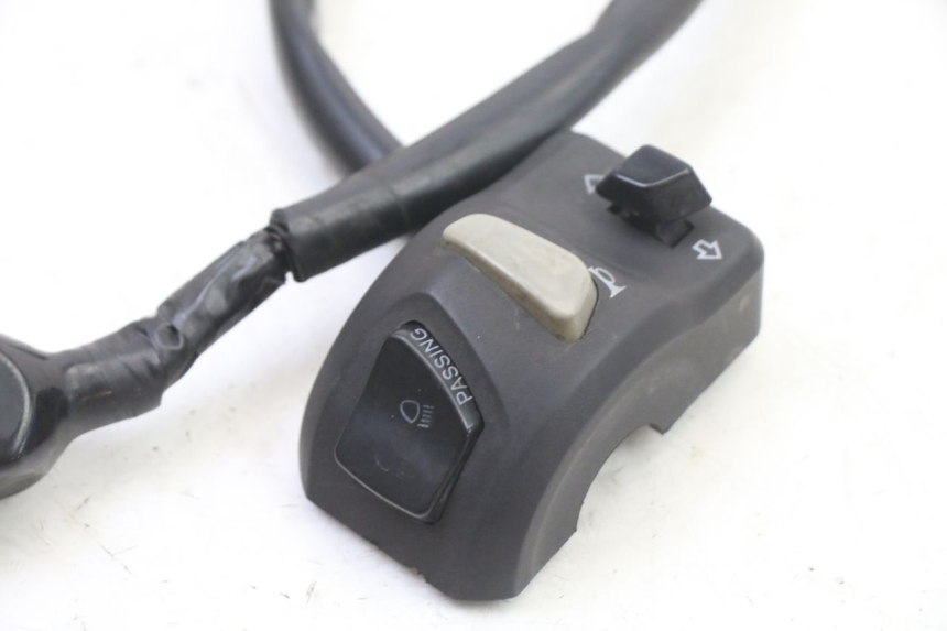 photo de COMMODO GAUCHE PEUGEOT KISBEE 2T 50 (2018 - 2022) - Autre angle de vue