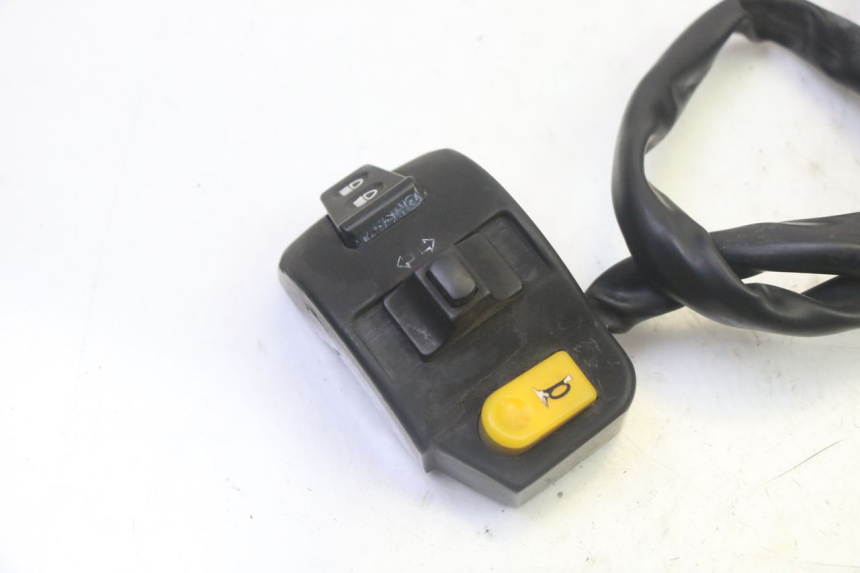 photo de COMMODO GAUCHE PEUGEOT KISBEE 2T 50 (2010 - 2017) - Détail de la pièce