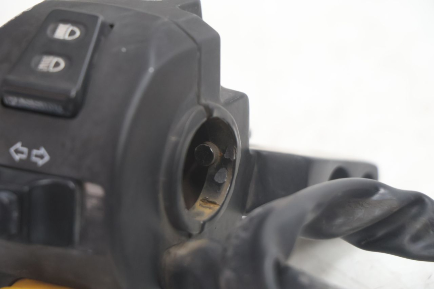photo de COMMODO GAUCHE PEUGEOT KISBEE 2T 50 (2010 - 2017) - Autre angle de vue