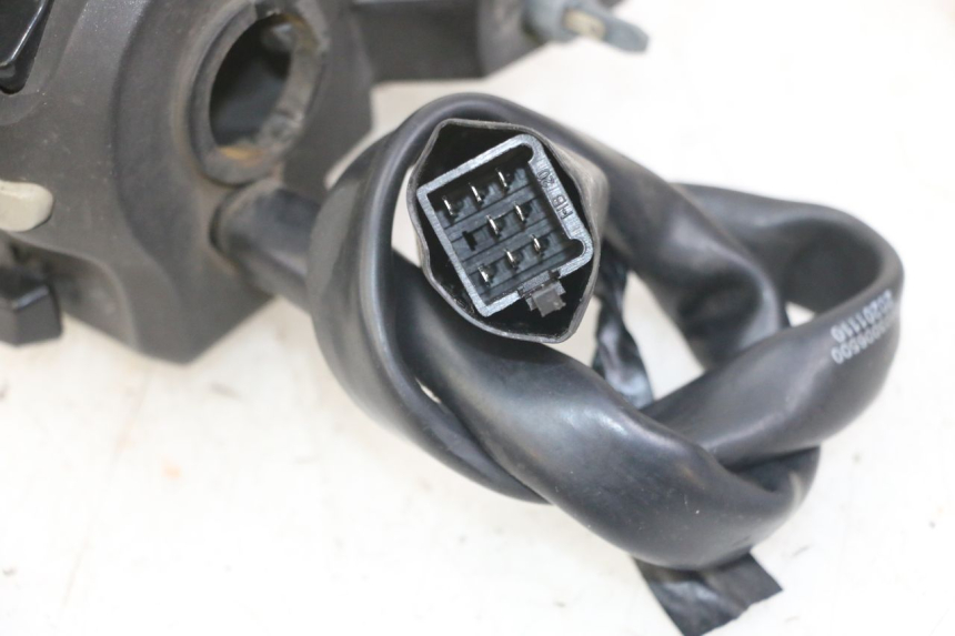 photo de COMMODO GAUCHE PEUGEOT KISBEE 4T 50 (2018 - 2022) - Vue d’ensemble