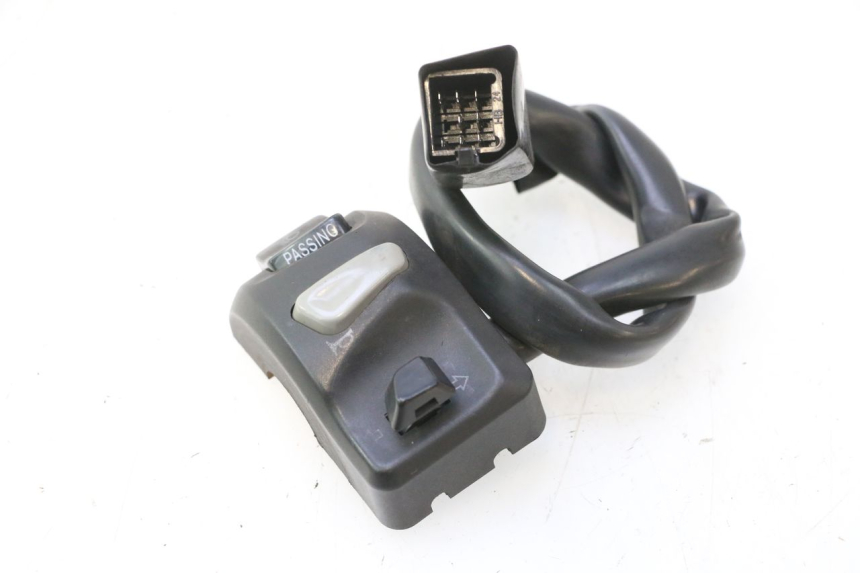 photo de COMMODO GAUCHE PEUGEOT KISBEE 4T 50 (2023 - 2026) - Vue d’ensemble