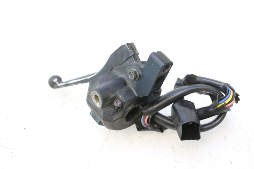 photo de COMMODO GAUCHE PEUGEOT KISBEE 4T 50 (2018 - 2022) - Points de fixation