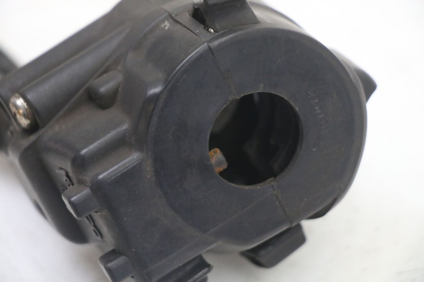 photo de COMMODO GAUCHE KYMCO DINK STREET 125 (2009 - 2014) - Points de fixation