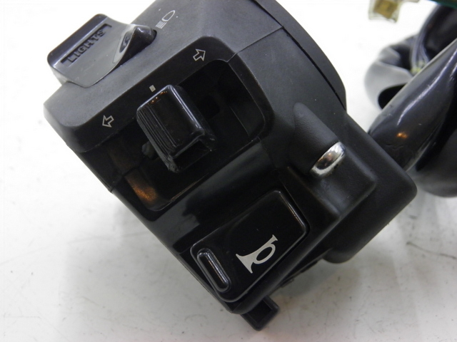 photo de COMMODO GAUCHE KYMCO XCITING RI ABS 500 (2010) - Vue d’ensemble