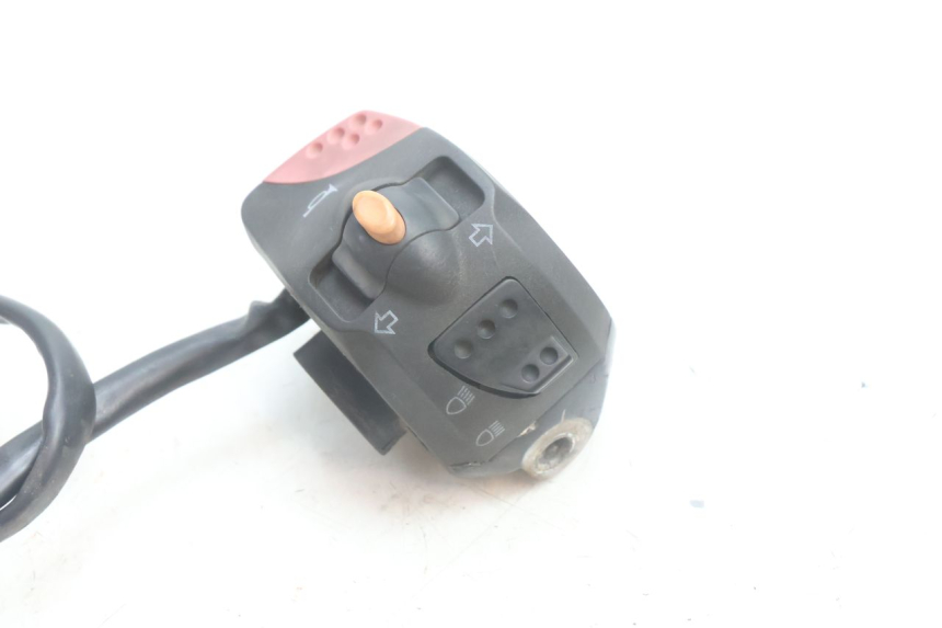 photo de COMMODO GAUCHE PEUGEOT LUDIX BLASTER 50 (2006 - 2014) - Autre angle de vue
