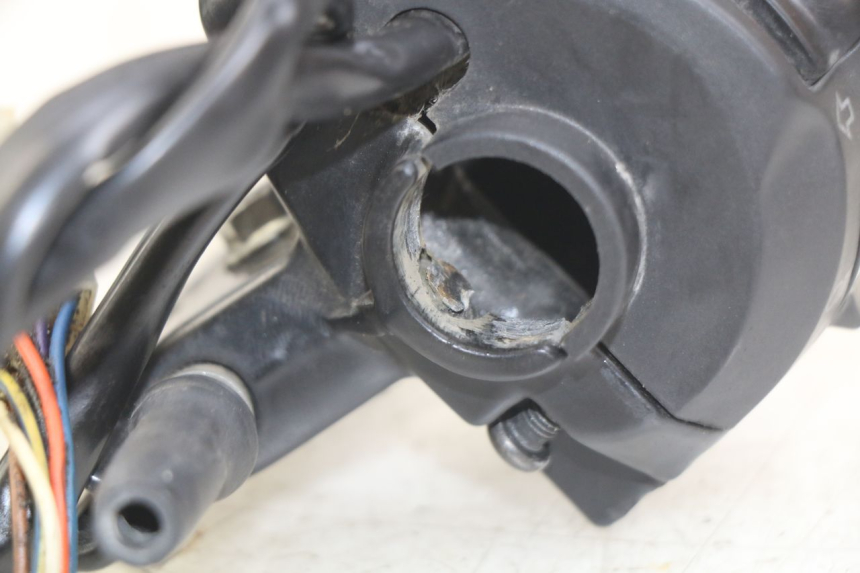 photo de COMMODO GAUCHE PEUGEOT LUDIX 50 (2008 - 2017) - Zoom état d’usage