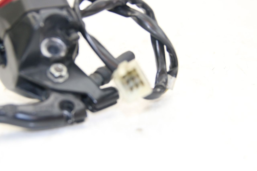 photo de COMMODO GAUCHE PEUGEOT LUDIX 50 (2008 - 2017) - Gros plan technique