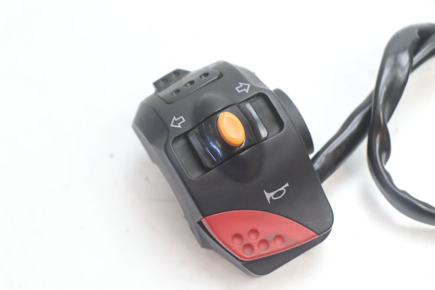 photo de COMMODO GAUCHE PEUGEOT LUDIX 50 (2008 - 2017) - Détail de la pièce