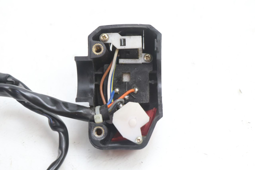 photo de COMMODO GAUCHE PEUGEOT LUDIX 50 (2008 - 2017) - Gros plan technique