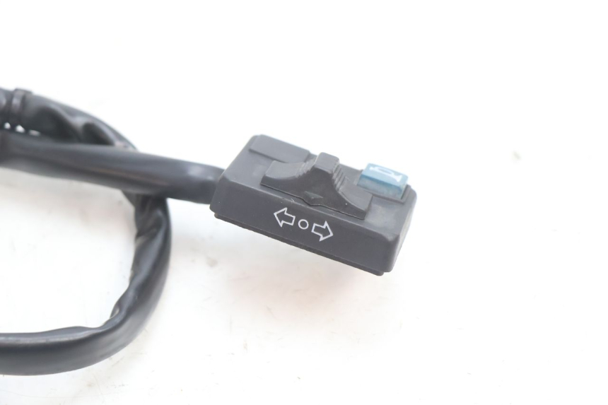 photo de COMMODO GAUCHE PEUGEOT LUDIX ONE 50 (2004 - 2013) - Autre angle de vue