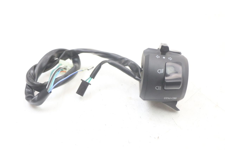 photo de COMMODO GAUCHE MASAI SCRAMBLER SPORT 125 (2021 - 2025) - Zoom état d’usage