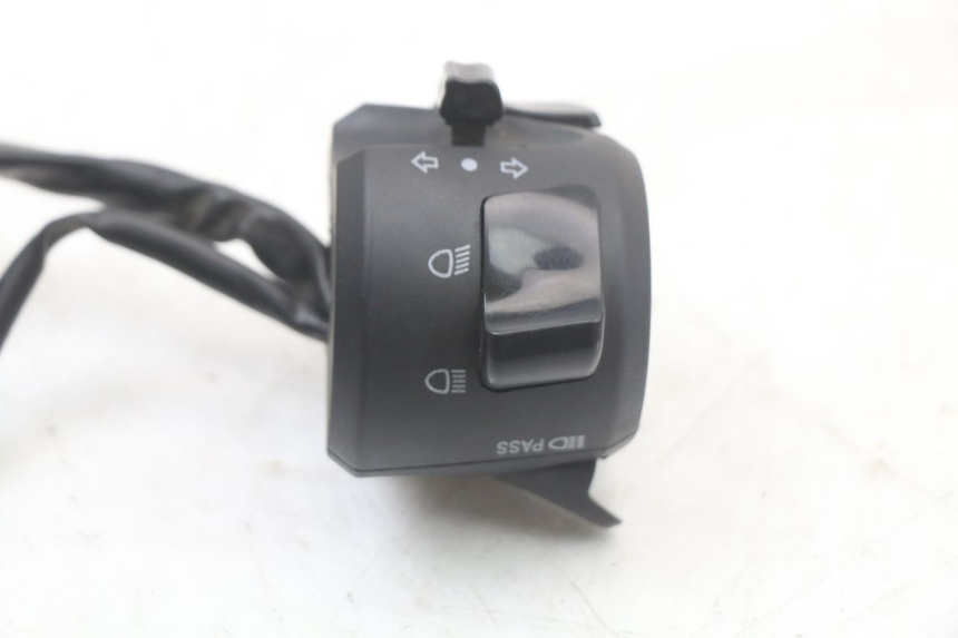 photo de COMMODO GAUCHE MASAI SCRAMBLER SPORT 125 (2021 - 2025) - Autre angle de vue