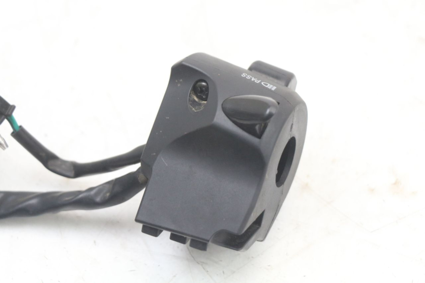 photo de COMMODO GAUCHE MASAI SCRAMBLER SPORT 125 (2021 - 2025) - Gros plan technique