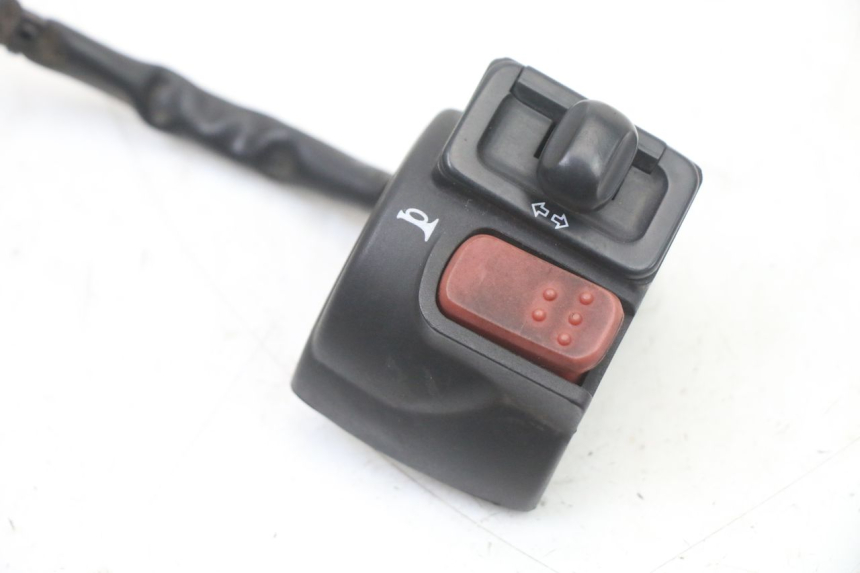 photo de COMMODO GAUCHE MBK BOOSTER NEXT GENERATION 50 (1995 - 1998) - Zoom état d’usage