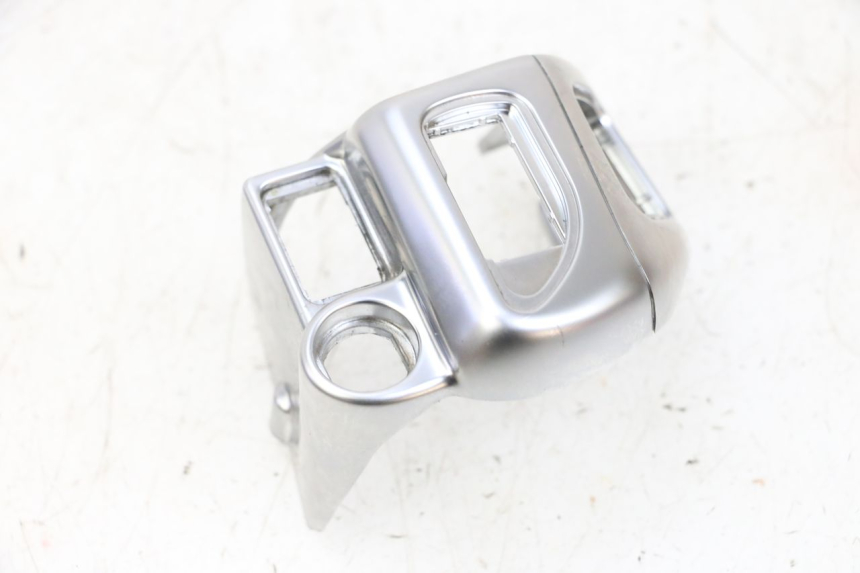 photo de COMMODO GAUCHE PIAGGIO MP3 HPE 300 (2019 - 2026) - État de surface