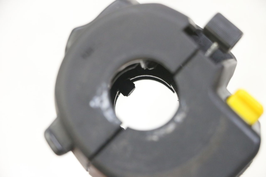 photo de COMMODO GAUCHE GILERA NEXUS 125 (2009 - 2013) - Gros plan technique