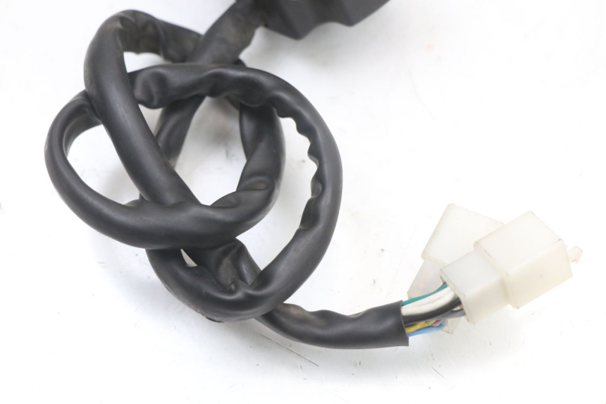 photo de COMMODO GAUCHE MOTO GUZZI NORGE 8V GT 1200 (2011 - 2016) - Points de fixation