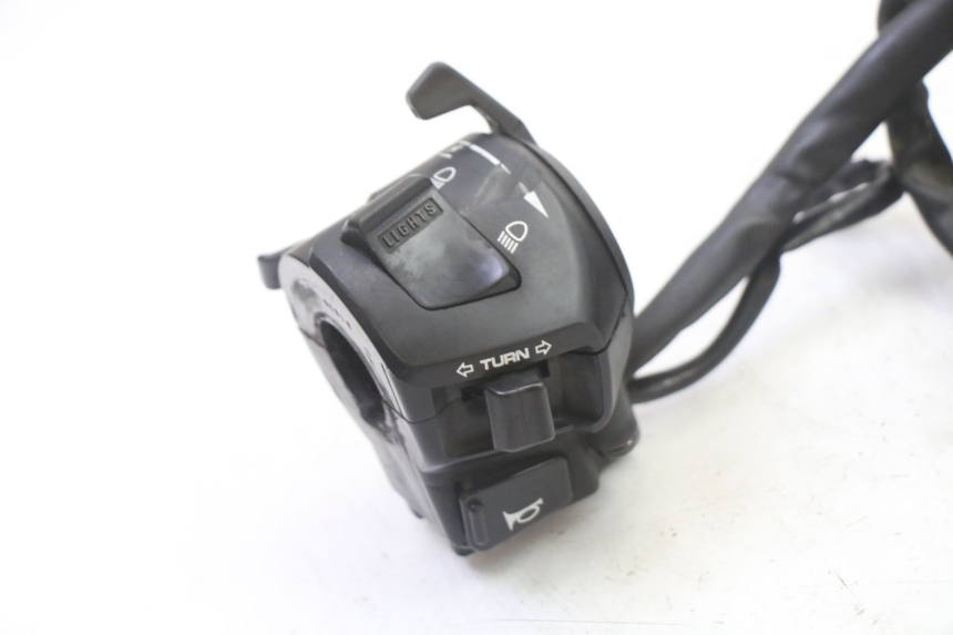 photo de COMMODO GAUCHE HONDA NTV DEAUVILLE 650 (2001 - 2006) - Autre angle de vue