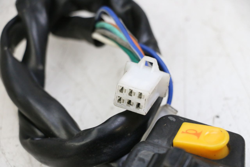 photo de COMMODO GAUCHE JM MOTORS OLDIES GT 4T 50 (2018 - 2025) - Détail de la pièce