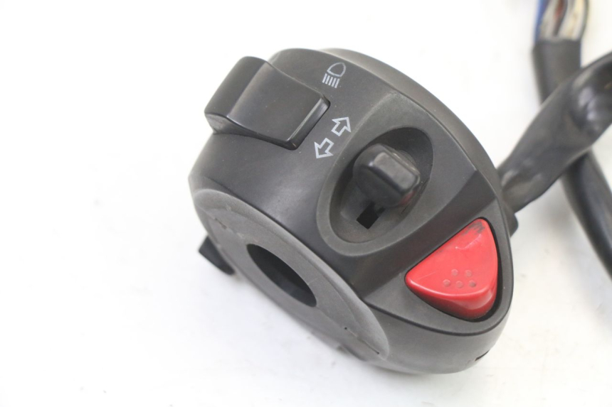 photo de COMMODO GAUCHE PEUGEOT CITYSTAR 125 (2011 - 2017) - Détail de la pièce