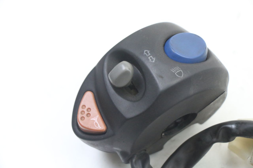 photo de COMMODO GAUCHE PEUGEOT ELYSTAR 50 (2002 - 2014) - Zoom état d’usage