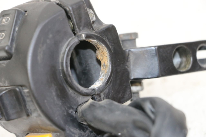 photo de COMMODO GAUCHE PEUGEOT KISBEE 2T 50 (2010 - 2017) - Vue d’ensemble