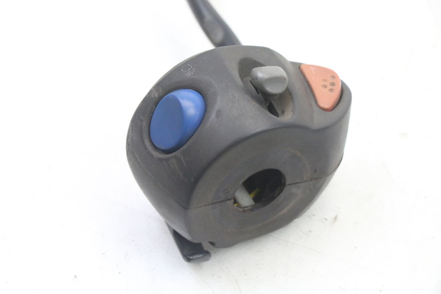 photo de COMMODO GAUCHE PEUGEOT TKR TREKKER FURIOUS 50 (2005 - 2014) - Autre angle de vue