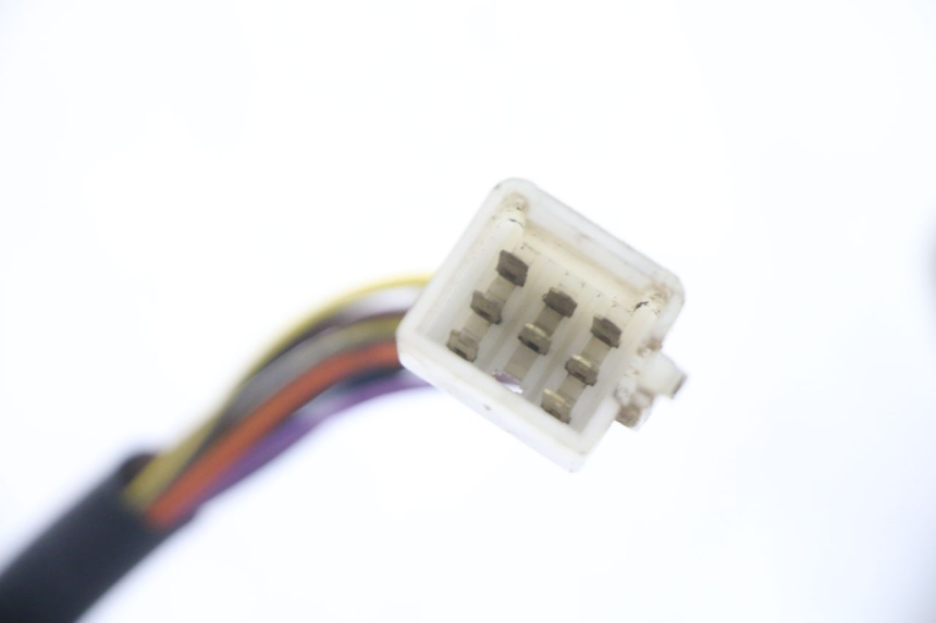 photo de COMMODO GAUCHE PEUGEOT TKR TREKKER FURIOUS 50 (2005 - 2014) - État de surface