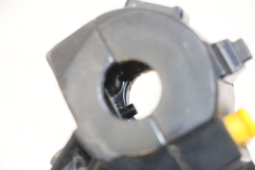 photo de COMMODO GAUCHE PEUGEOT VIVACITY 125 (2010 - 2017) - Détail de la pièce