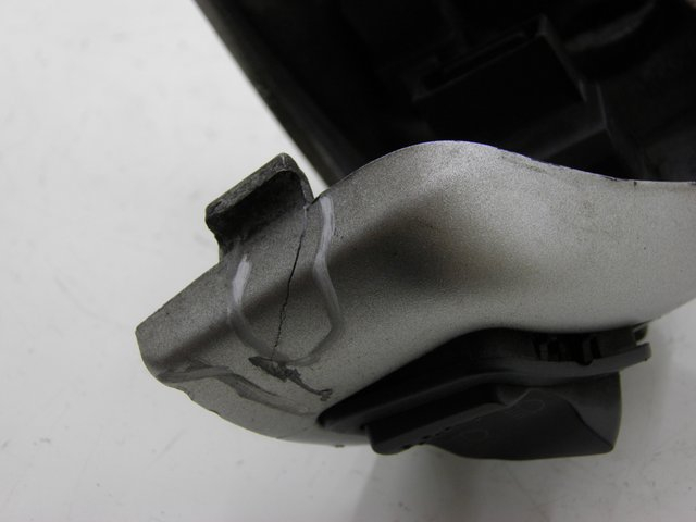 photo de COMMODO GAUCHE PIAGGIO BEVERLY 125 (2005 - 2007) - Autre angle de vue