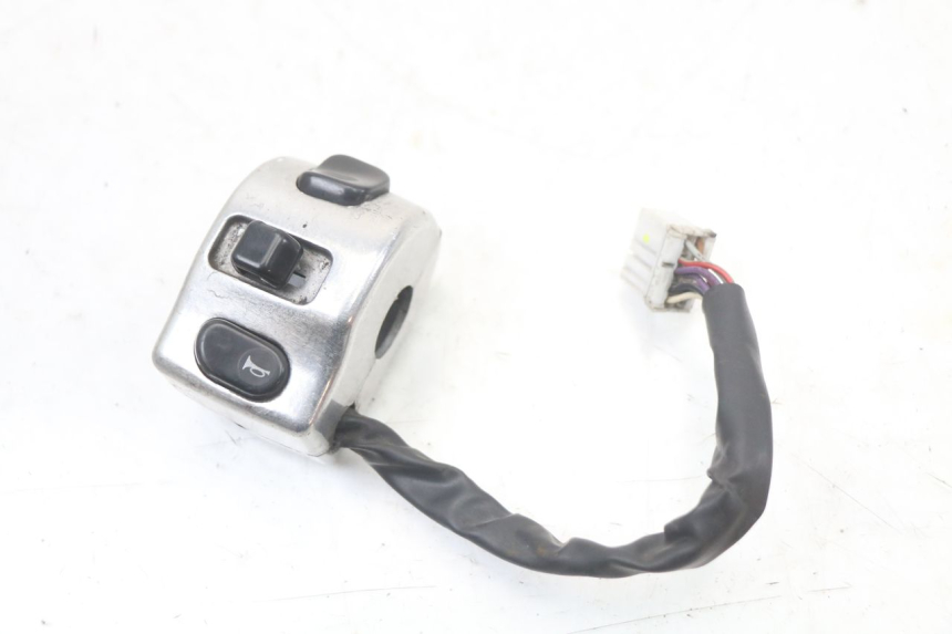 photo de COMMODO GAUCHE PIAGGIO BEVERLY 125 (1998 - 2005) - Détail de la pièce