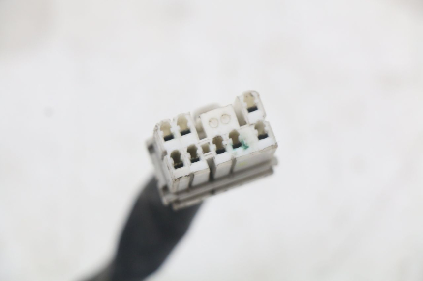 photo de COMMODO GAUCHE PIAGGIO BEVERLY 125 (1998 - 2005) - État de surface