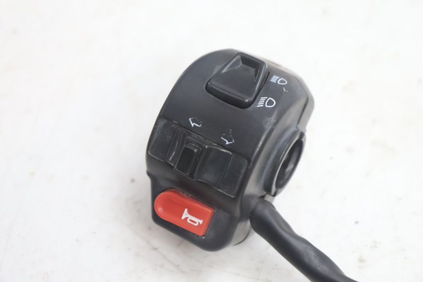 photo de COMMODO GAUCHE RAZZO QTR 50 (2011 - 2018) - Détail de la pièce