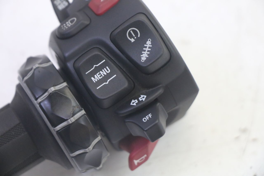 photo de COMMODO GAUCHE BMW R GS 1250 (2021 - 2024) - Zoom état d’usage