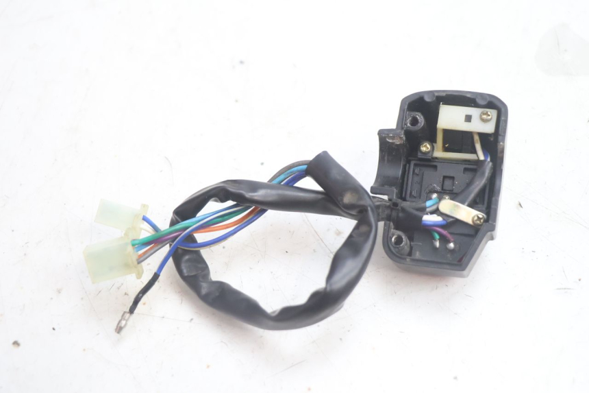 photo de COMMODO GAUCHE YIYING RETRO 125 (2008 - 2018) - Zoom état d’usage