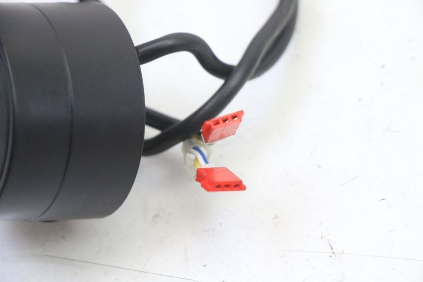 photo de COMMODO GAUCHE PUNK ELECTRIC RIDER 1 - Points de fixation