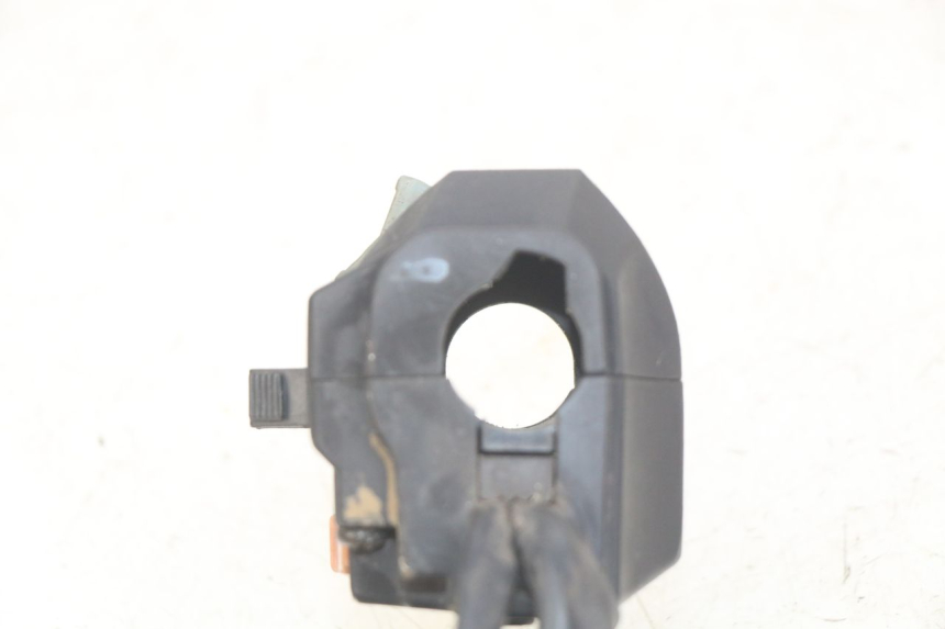 photo de COMMODO GAUCHE YAMASAKI ROADSTER 50 (2013 - 2018) - Détail de la pièce