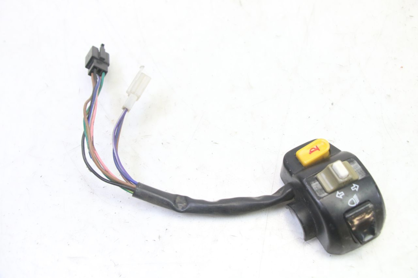 photo de COMMODO GAUCHE PGO RODOSHOW 2T 50 (2003 - 2007) - Autre angle de vue