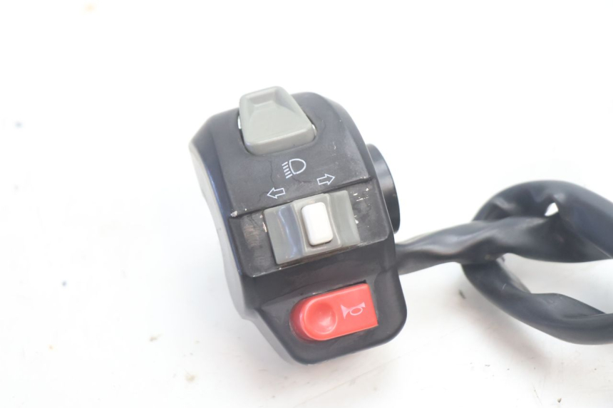 photo de COMMODO GAUCHE TNT MOTOR ROMA 10' 2T 50 (2011 - 2018) - Détail de la pièce
