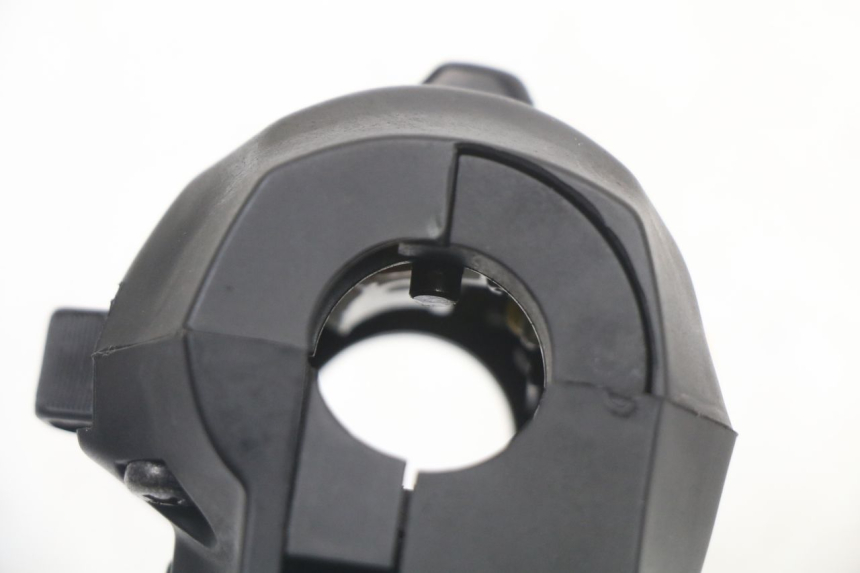 photo de COMMODO GAUCHE ROYAL ENFIELD SCRAM 411 (2022 - 2024) - Vue d’ensemble