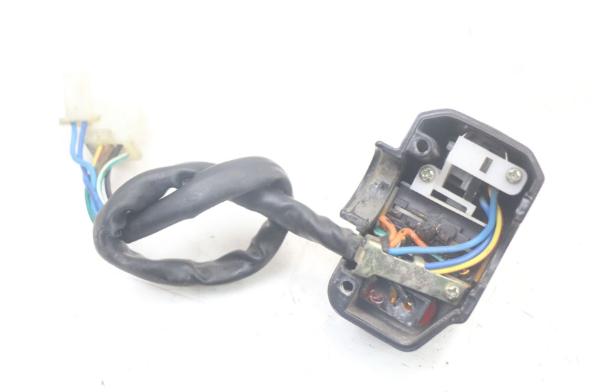 photo de COMMODO GAUCHE KEEWAY RY6 2T 50 (2011 - 2019) - Autre angle de vue