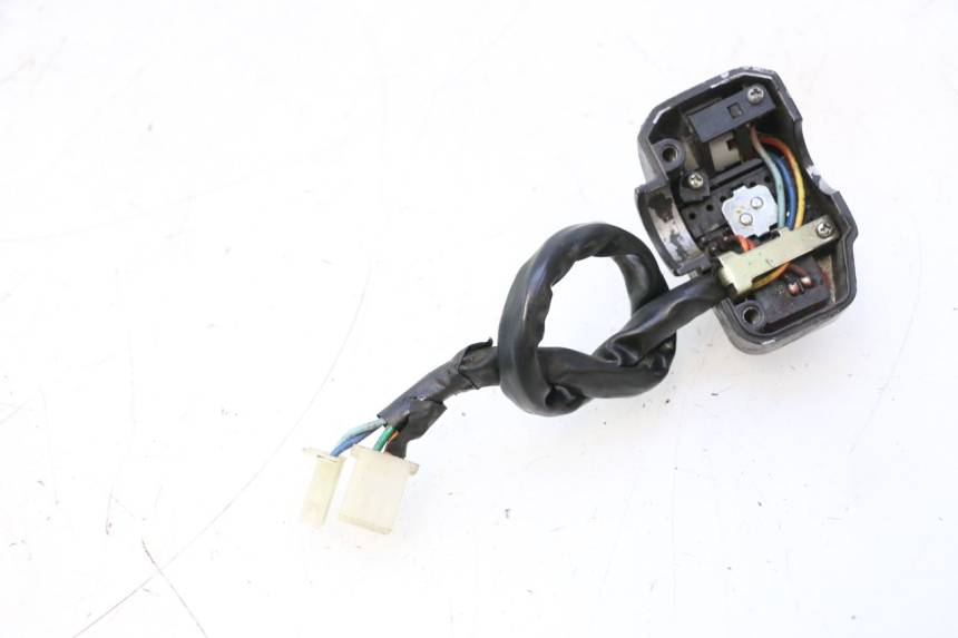 photo de COMMODO GAUCHE KEEWAY RY6 2T 50 (2011 - 2019) - Autre angle de vue