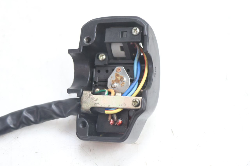 photo de COMMODO GAUCHE KEEWAY RY6 2T 50 (2011 - 2019) - Vue d’ensemble