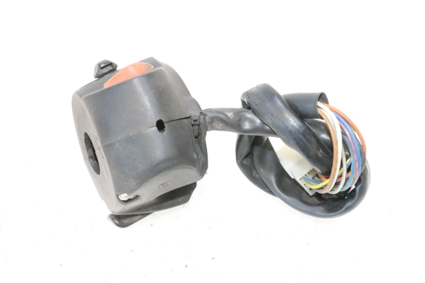 photo de COMMODO GAUCHE PEUGEOT SATELIS COMPRESSOR K15 125 (2006 - 2009) - Détail de la pièce