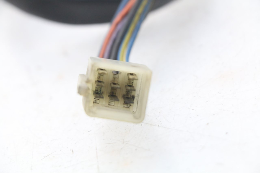 photo de COMMODO GAUCHE PEUGEOT SATELIS 125 (2006 - 2009) - Gros plan technique